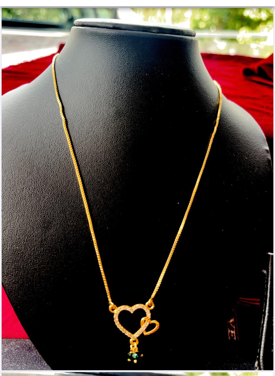Minimal Locket Chain